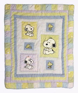 Lambs & Ivy Snoopy And Family Comforter