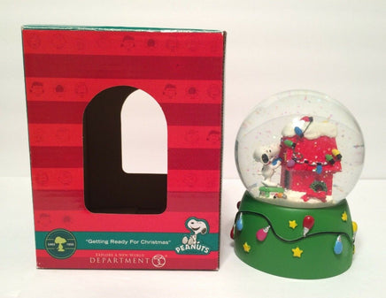 Dept. 56 "Getting Ready For Christmas" Snow Globe (Near Mint) - snoopn4pnuts.com