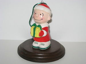 1982 Charlie Brown's Christmas Gift Ornament - snoopn4pnuts.com