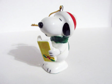 1981 Peanuts Santa Hat Series - Snoopy Singing - snoopn4pnuts.com