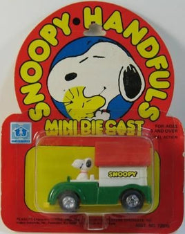 Snoopy Diecast Doghouse Truck (Not On Card)