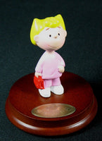 Peanuts Mini Figurine On Wood Stand With Name Plate - Sally