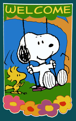 SNOOPY SWINGING WELCOME Flag - snoopn4pnuts.com