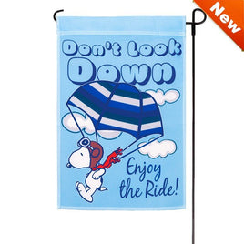 NON - VINTAGE FLAG - DON'T LOOK DOWN - snoopn4pnuts.com