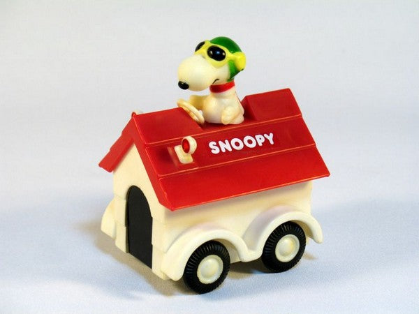 Snoopy Flying Ace On Doghouse Toy