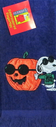 Snoopy Joe Cool Halloween Fingertip Towel - snoopn4pnuts.com