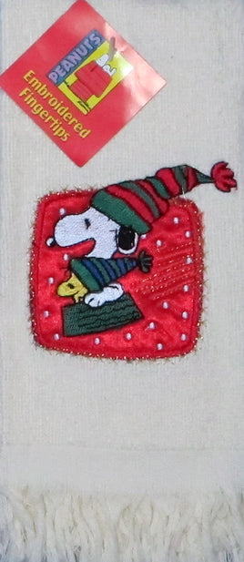 Snoopy Sledding Fingertip Towel
