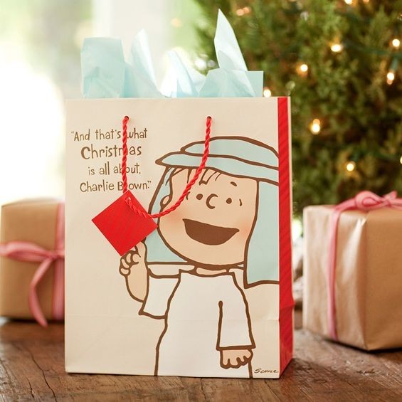Peanuts Large Christmas Gift Bag With Tissue Paper | snoopn4pnuts.com
