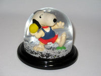Snoopy Shotput Snow Globe