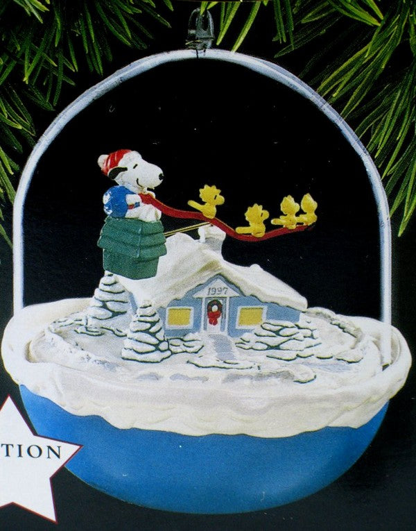 1997 Snoopy Plays Santa Motion Christmas Ornament