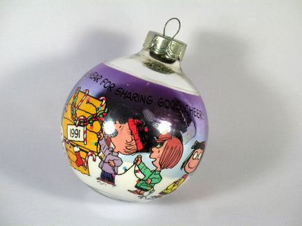1991 Peanuts Glass Ball Christmas Ornament - Sharing Good Cheer - snoopn4pnuts.com