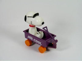 Snoopy Joe Cool in diecast wagon - snoopn4pnuts.com