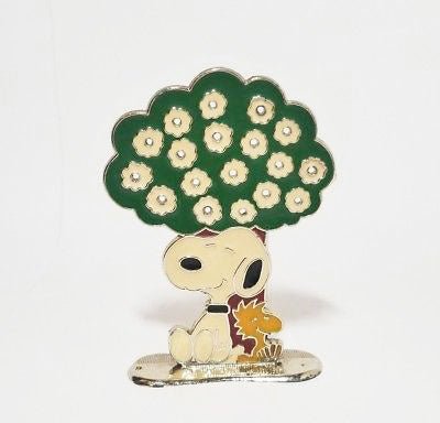 Snoopy Vintage Metal Jewelry Holder (Discolored/Paint Flaw) - snoopn4pnuts.com