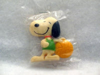 Snoopy Basketball Player magnet (Discolored)