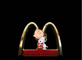 Mcdonald's Pin - Charlie Brown And Snoopy  (Red Sign)