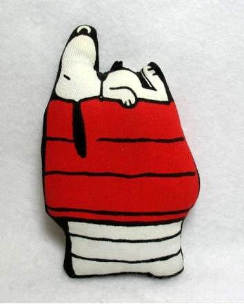 Snoopy on Doghouse Mini Mascot Pillow Doll Ornament
