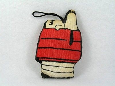 Snoopy On Doghouse Mini Mascot Pillow Doll Ornament (Fair Condition)