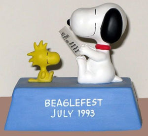 Beaglefest 1993 Peanuts Collector's Club Musical Figurine