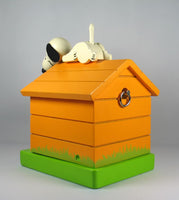 Snoopy And Woodstock Vintage Animated & Musical Doghouse (Plays "Raindrops Keep Falling On My Head" 