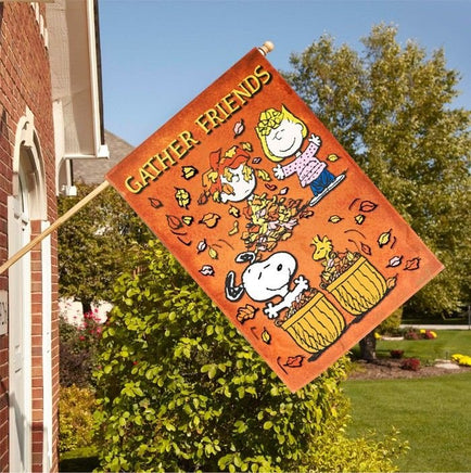 NON - VINTAGE FLAG - GATHER FRIENDS - snoopn4pnuts.com