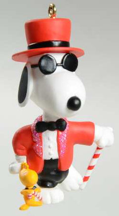 2003 Snoopy Joe Cool Christmas Ornament - snoopn4pnuts.com