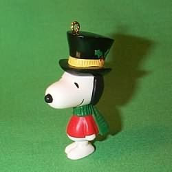 1995 Hallmark Ornament - Snoopy Top Hat