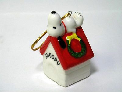 1977 Snoopy On Doghouse Christmas Ornament - snoopn4pnuts.com