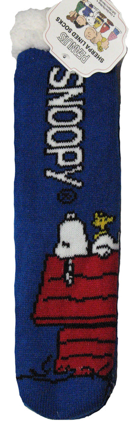 Peanuts Sherpa - Lined Slipper Socks - Snoopy's Doghouse - snoopn4pnuts.com