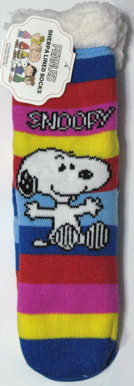 Peanuts Sherpa - Lined Slipper Socks - Snoopy Sitting - snoopn4pnuts.com