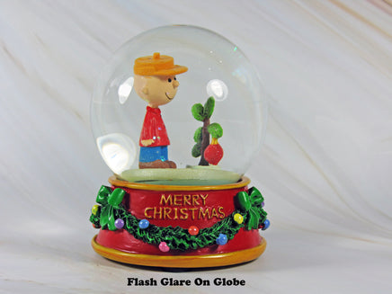 Charlie Brown Willabee & Ward Christmas Snow Globe - snoopn4pnuts.com