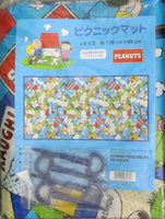 Peanuts Large Woven Nylon Picnic Mat - snoopn4pnuts.com