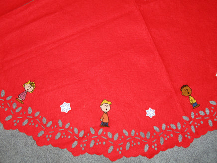 Peanuts Felt Christmas Tree Skirt (Handmade) - snoopn4pnuts.com