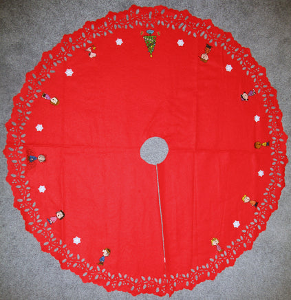 Peanuts Felt Christmas Tree Skirt (Handmade) - snoopn4pnuts.com