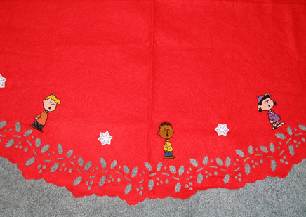 Peanuts Felt Christmas Tree Skirt (Handmade) - snoopn4pnuts.com