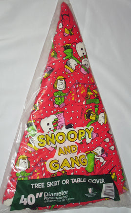 Snoopy and Gang Vintage Padded Christmas Tree Skirt or Round Table Cover (Edges Not Bound) - snoopn4pnuts.com