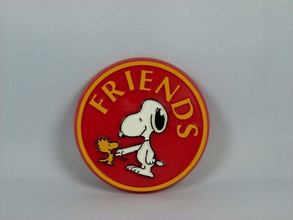 MOLDED PINBACK BUTTON: FRIENDS