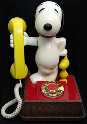 Snoopy Vintage At&T Rotary Telephone| snoopn4pnuts.com