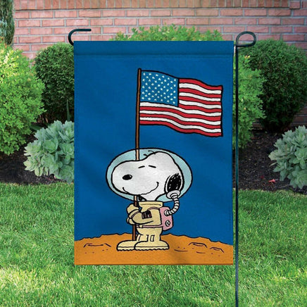 Peanuts Double - Sided Flag - Snoopy Astronaut - snoopn4pnuts.com