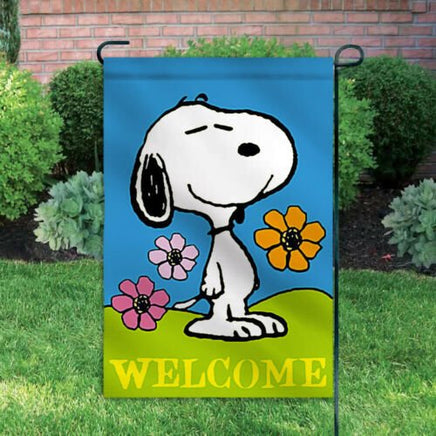 Peanuts Double - Sided Flag - Snoopy Welcome - snoopn4pnuts.com