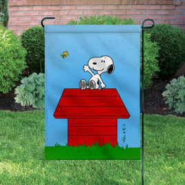 Peanuts Double - Sided Flag - Snoopy On Doghouse - snoopn4pnuts.com