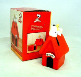 Snoopy's Doghouse Salt and Pepper Shakers - snoopn4pnuts.com