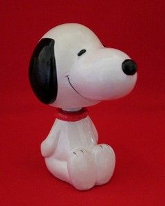 Snoopy Sitting Bobblehead - snoopn4pnuts.com