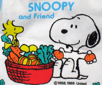 Snoopy Ruffled Bib - snoopn4pnuts.com