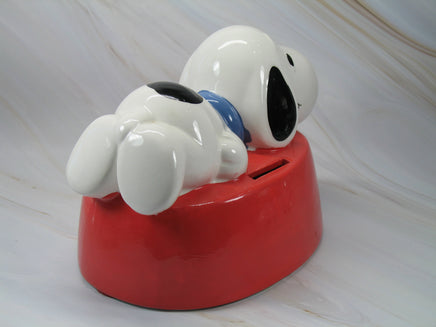 Snoopy On Base (Dog Dish?) Bank - snoopn4pnuts.com