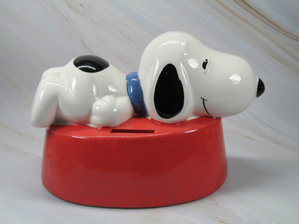 Snoopy On Base (Dog Dish?) Bank - snoopn4pnuts.com