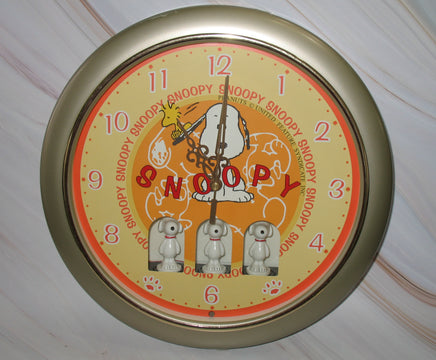Peanuts Snoopy Musical and Animated Wall Clock - RARE! (Near Mint) - snoopn4pnuts.com