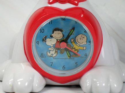 Snoopy Alarm Clock With Heart - Shaped Clock Face (Near Mint/Light Wear) - snoopn4pnuts.com