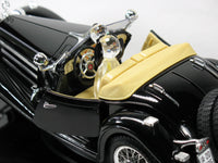 Silver Deer Crystal Snoopy Driving Diecast Mercedes Roadster In Display Case - snoopn4pnuts.com
