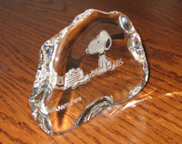 Snoopy Solid Crystal Figurine / Paperweight - RARE! - snoopn4pnuts.com