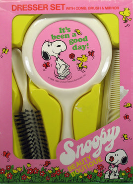 Snoopy Vintage Beauty Boutique Dresser Set (New But Near Mint) - snoopn4pnuts.com